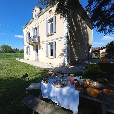 Bed and Breakfast L' Embellie Sur Lot Sainte-Livrade-sur-Lot Esterno foto